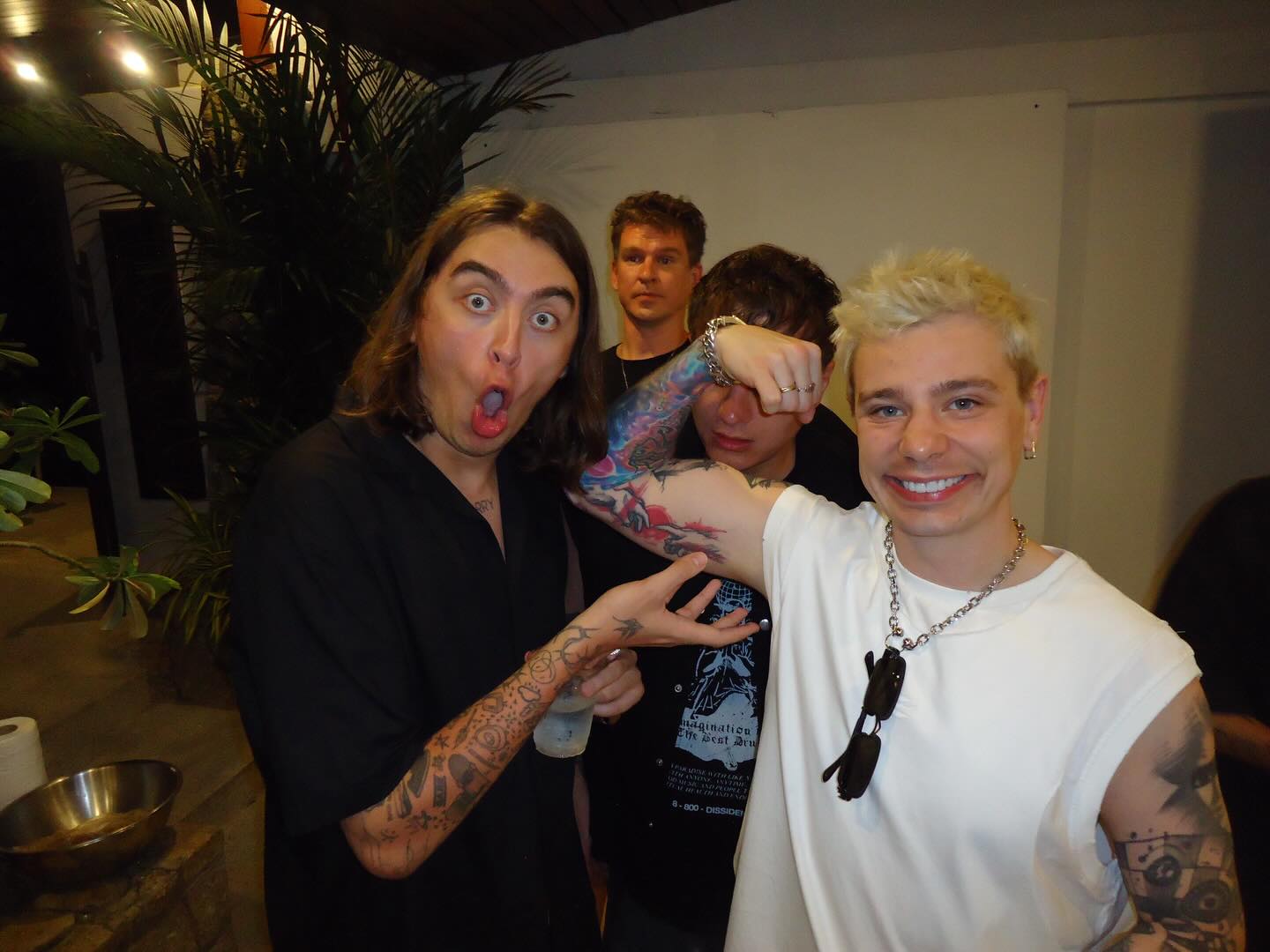 Я не понимаю кто эти люди