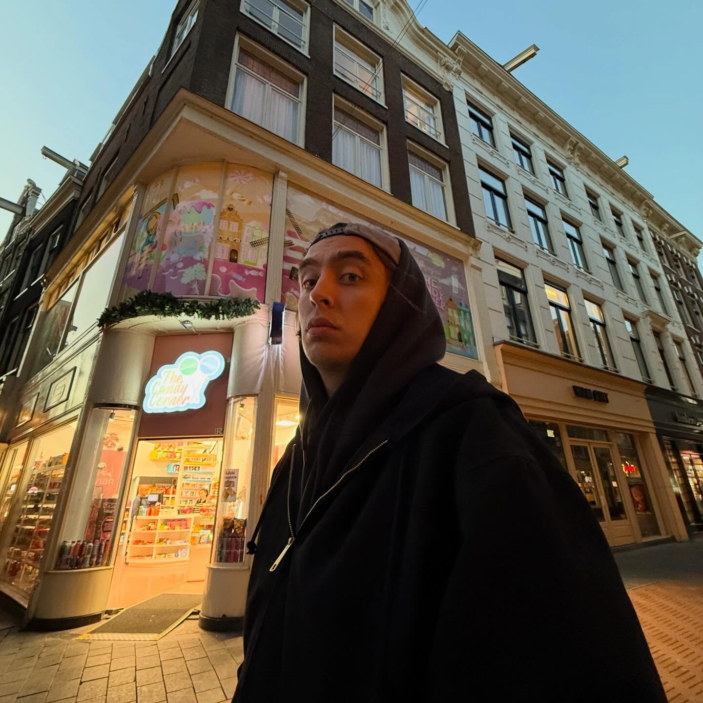 Год пожил этот