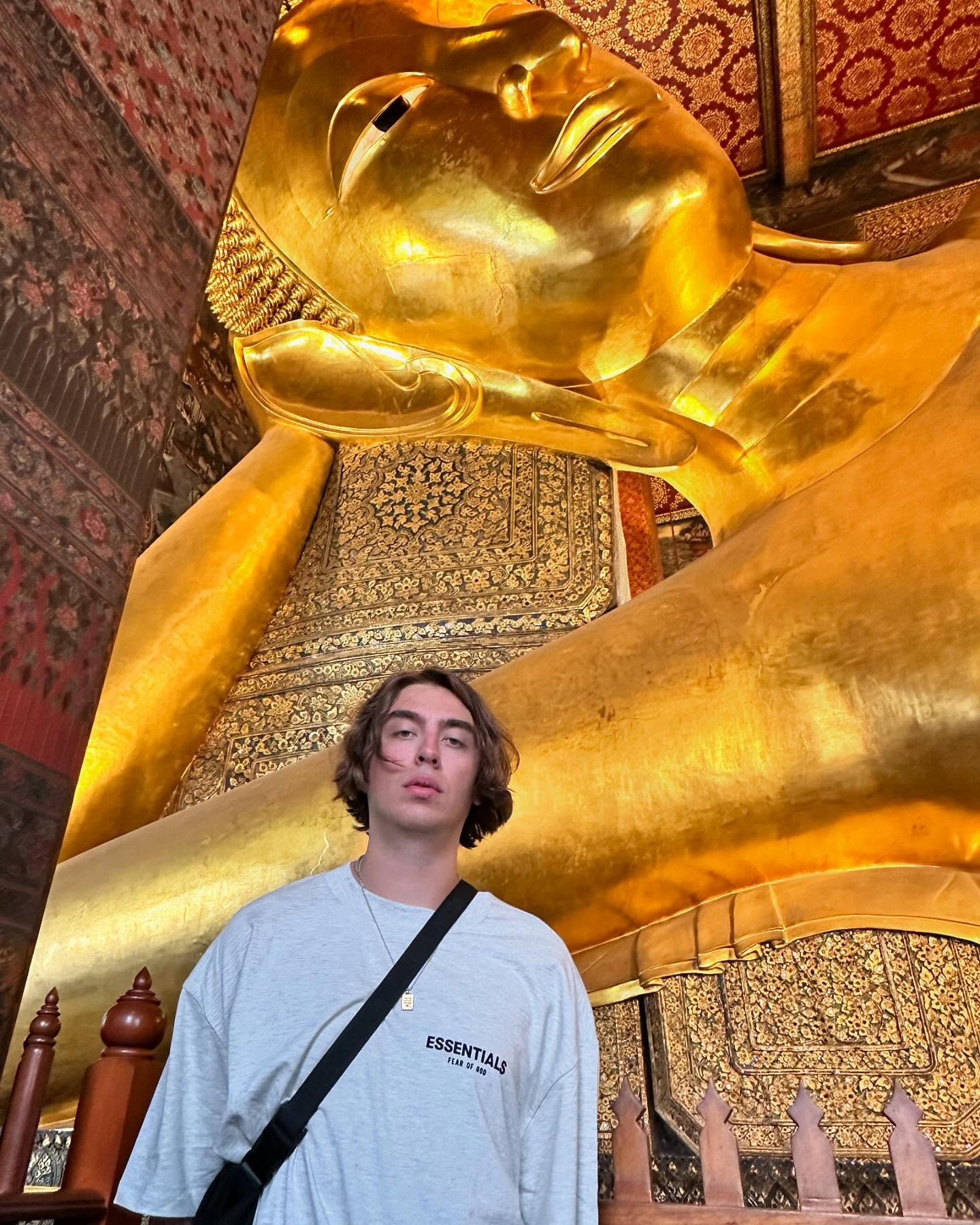 Дима турист. Но скоро поеду работать опять.